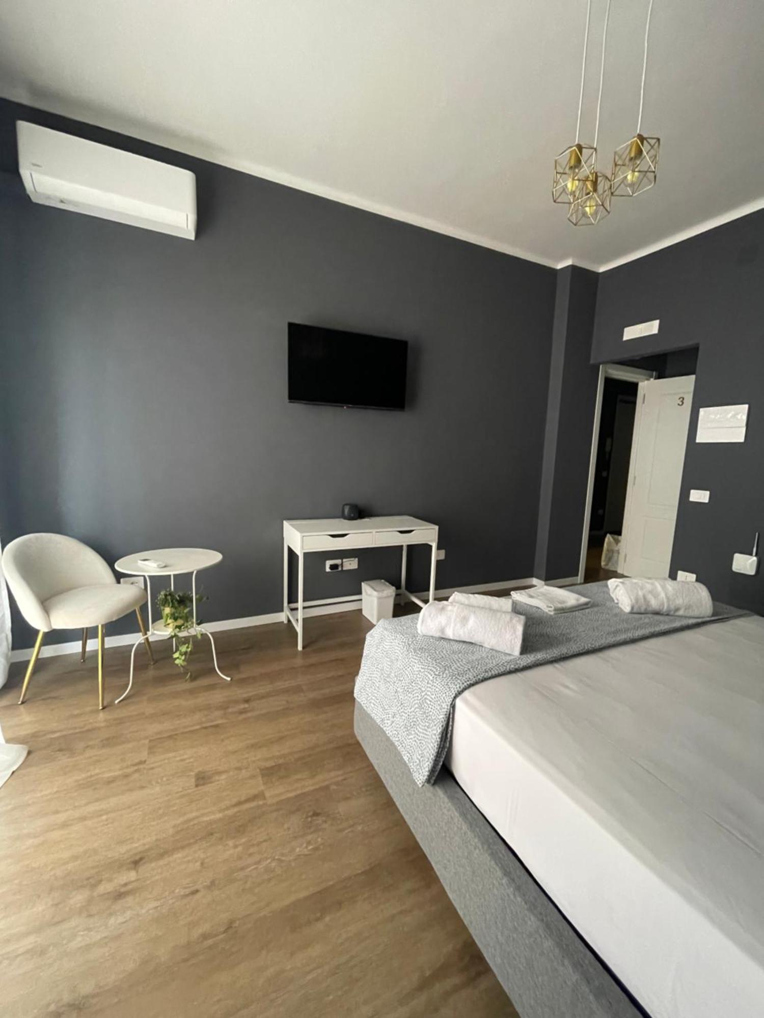 Isvi Bari Comfort Rooms Luaran gambar