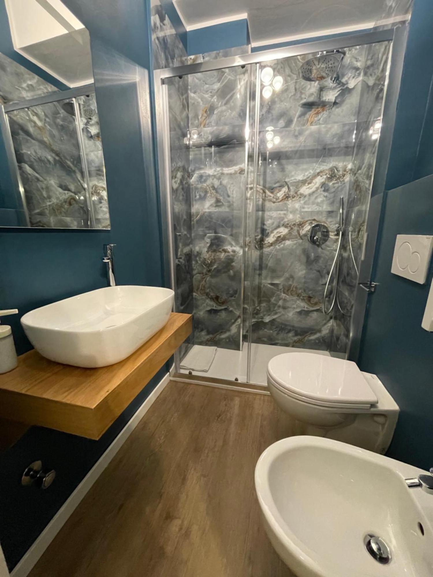Isvi Bari Comfort Rooms Luaran gambar
